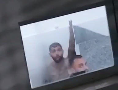 Torcedores gravam Gabigol tomando banho após treino da seleção em Manaus