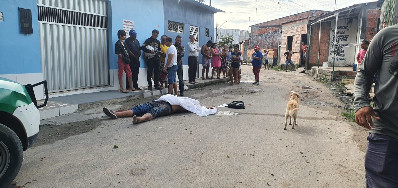Mototaxista é morto com 18 facadas na zona norte de Manaus