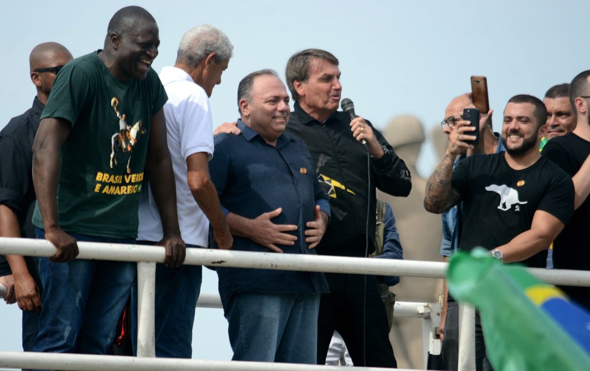 Bolsonaro quer Pazuello disputando o Senado pelo AM, diz jornal