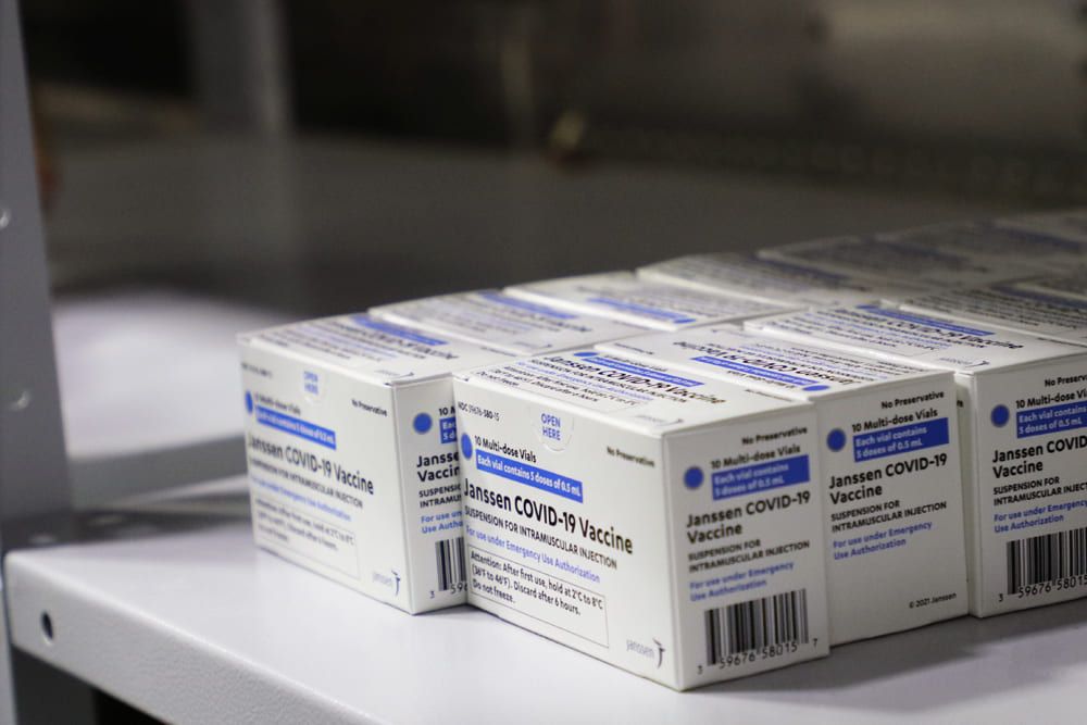 Amazonas recebe mais 300 doses de vacina da Janssen