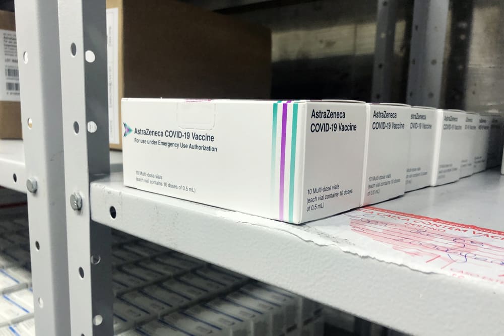 Amazonas recebe 100 mil doses do imunizante AstraZeneca
