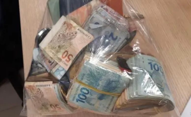 Quarteto acusado de aplicar  golpes com dinheiro falso é preso em Manaus