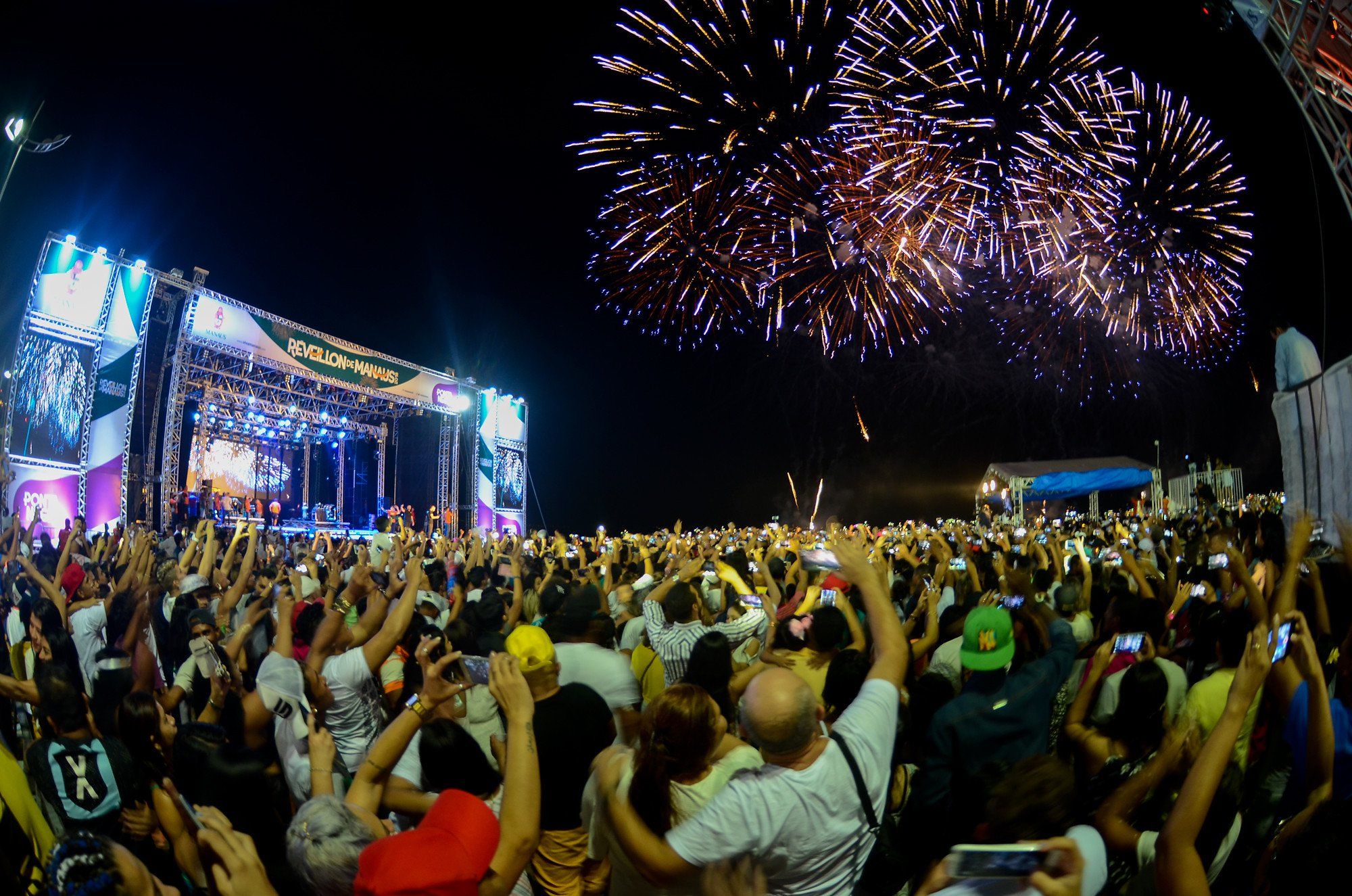 Dez capitais já cancelaram festas de final de ano no Brasil