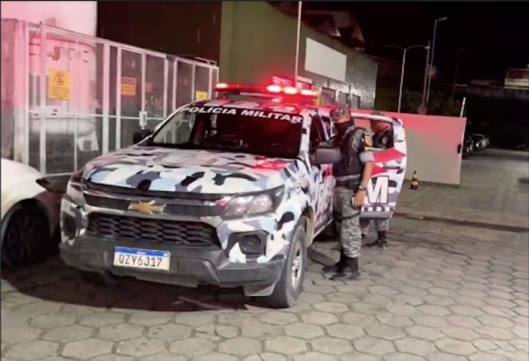 Homens morrem após troca de tiros com a polícia na zona Leste