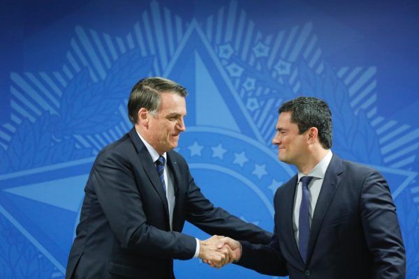 Bolsonaro diz que Moro não aguenta 10 segundos de debate