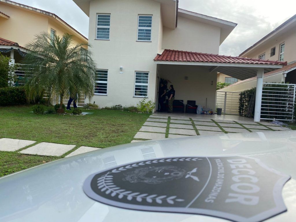 Médica é presa por cobrança irregular de cirurgias em hospital público do AM