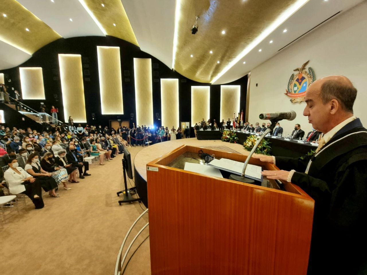 Conselheiro Érico Desterro assume presidência do TCE-AM