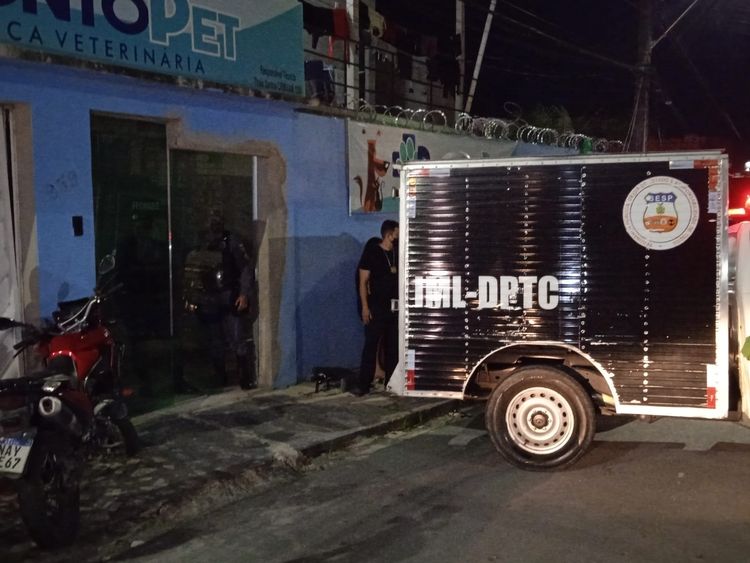 Médicos veterinários são mortos a tiros dentro de clínica em Manaus