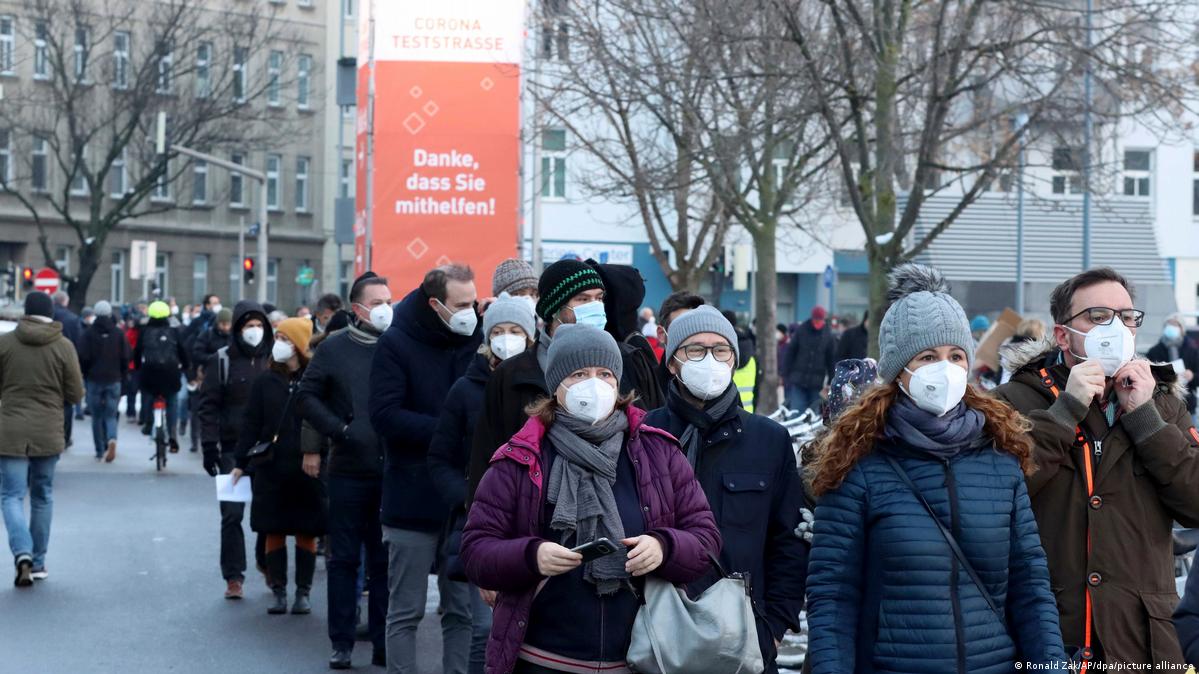 Áustria é primeiro país europeu a tornar vacinação contra Covid obrigatória