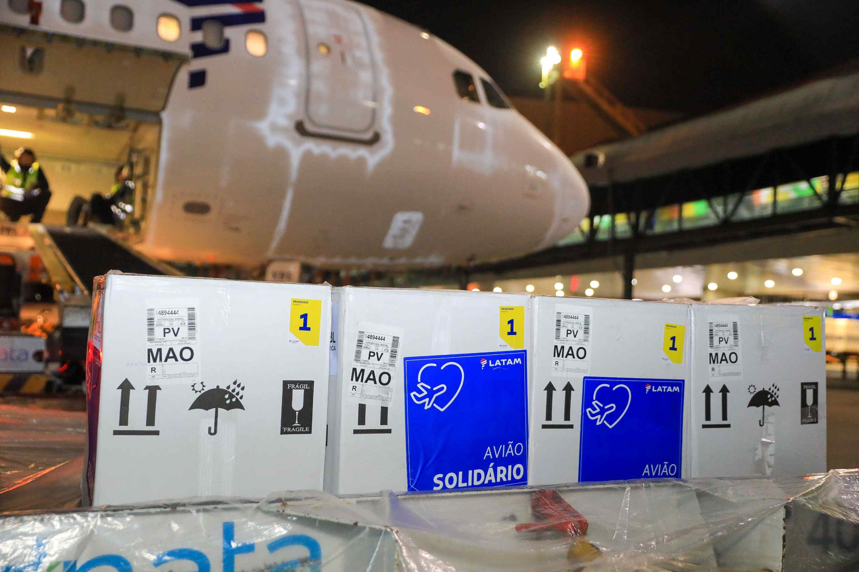 Amazonas recebe 34,5 mil doses de vacina contra Covid para crianças