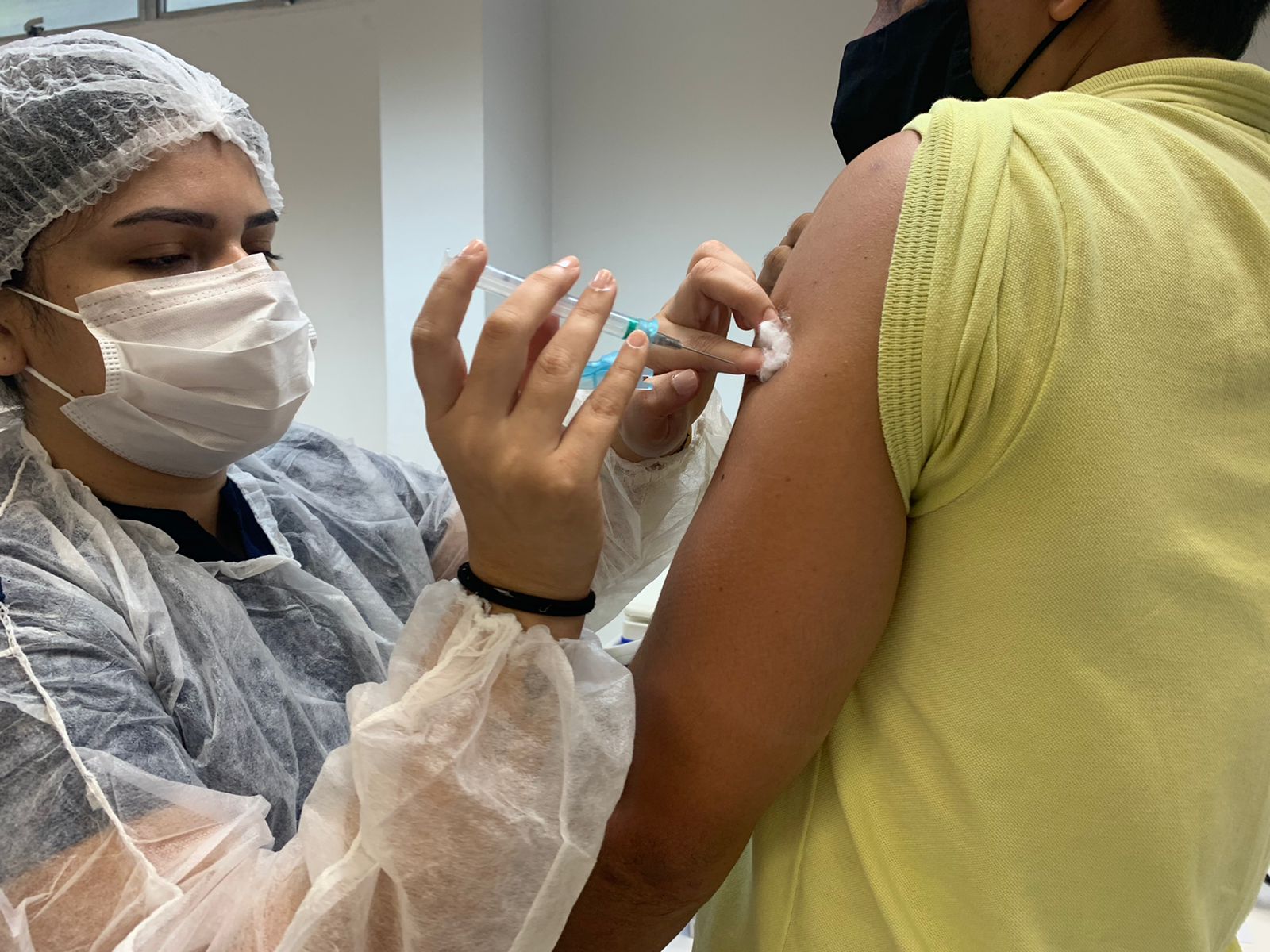 Após reforço vacinal, apenas 26 participantes da pesquisa CovacManaus testaram positivo para Covid