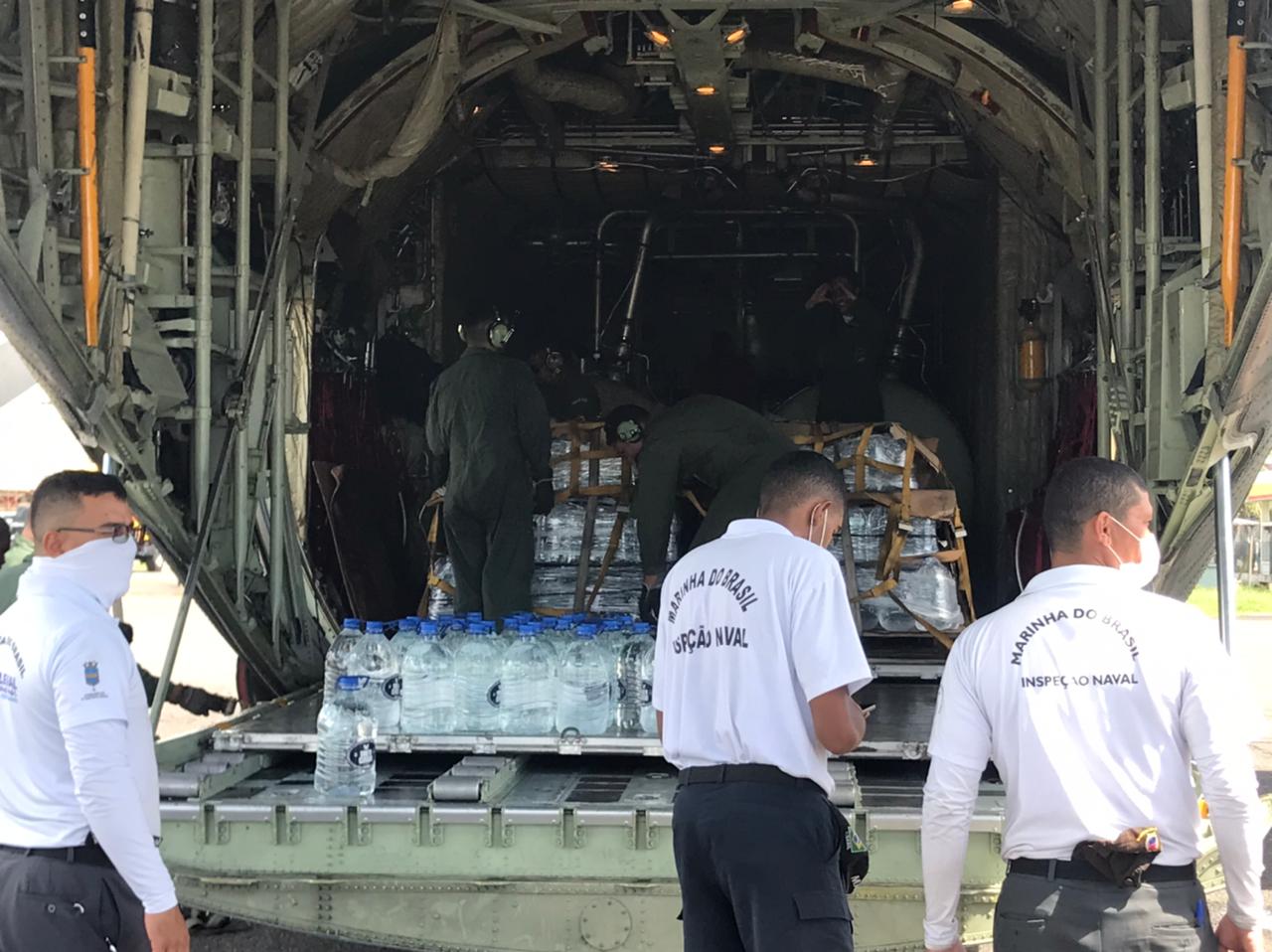 Avião da FAB transporta água do Amazonas para a Bahia