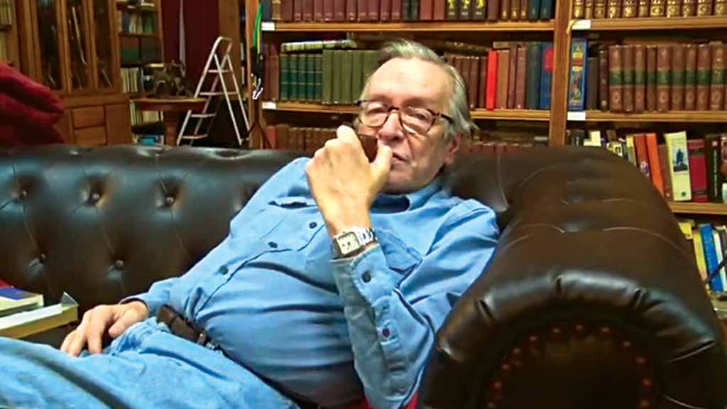 Filha afirma que Olavo de Carvalho morreu de Covid