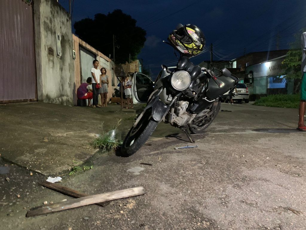 Assaltante apanha da população na zona Norte de Manaus; veja vídeo