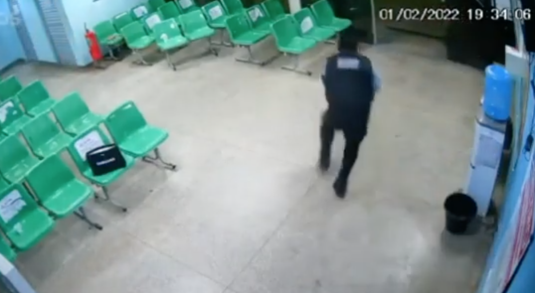 Vigilante troca tiros com criminosos durante assalto em UPA; Assista