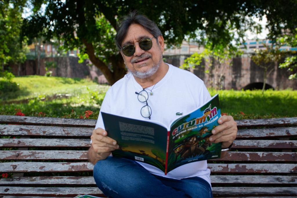 Jornalista Mário Adolfo lança livro no Largo de São Sebastião contando história do Curumim