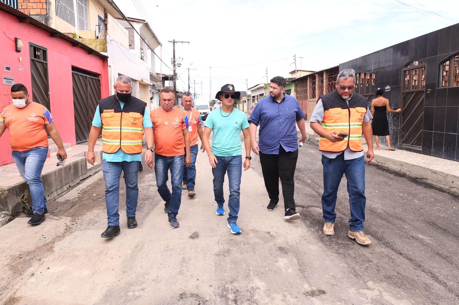 Hissa Abrahão acompanha David Almeida em fiscalizações de obras