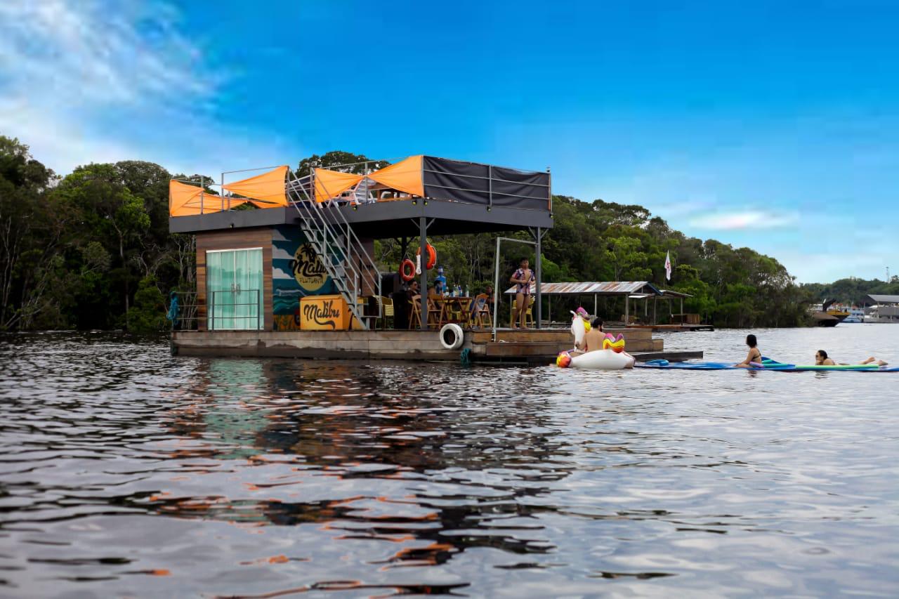 Dez flutuantes são instalados por mês em Manaus, aponta poder público