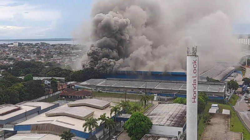 Incêndio atinge transportadora na zona Oeste de Manaus