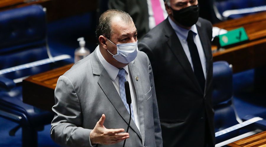 Omar cobra promessa de Bolsonaro para reeditar decreto que prejudica PIM