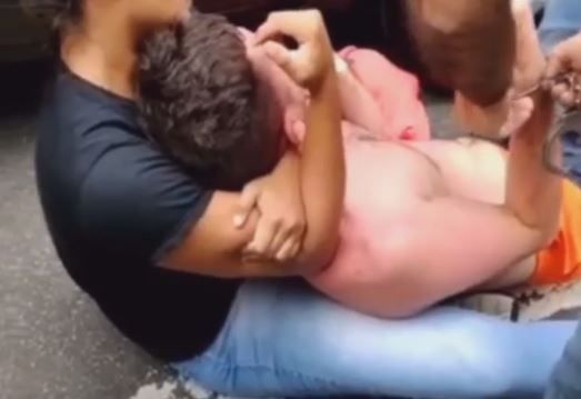 Vídeo: lutadora imobiliza assaltante com mata-leão em Manaus