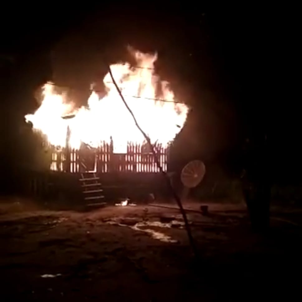 Homem coloca fogo na casa da ex-mulher no AM