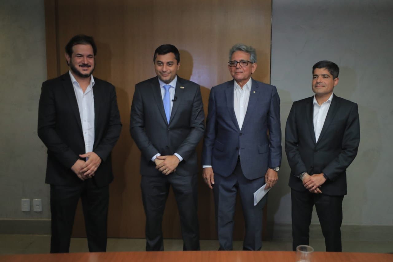 Wilson assina filiação ao União Brasil