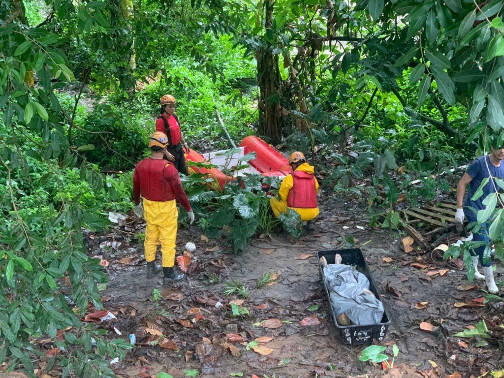 Corpo é encontrado boiando no igarapé de Manaus