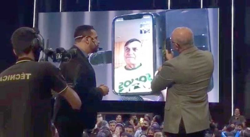 Igreja da Restauração vira palanque político para Menezes e Bolsonaro