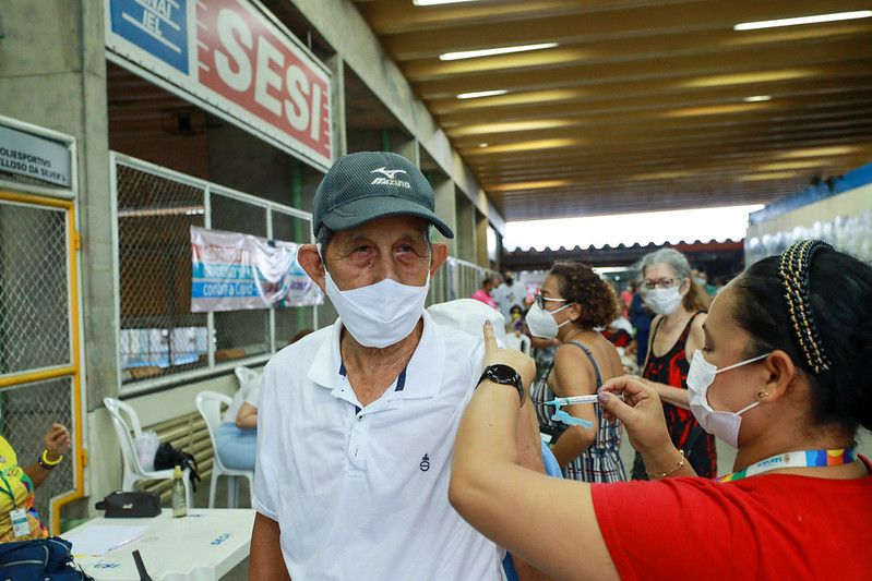 Manaus registra mais de 700 mil atrasados com a terceira dose