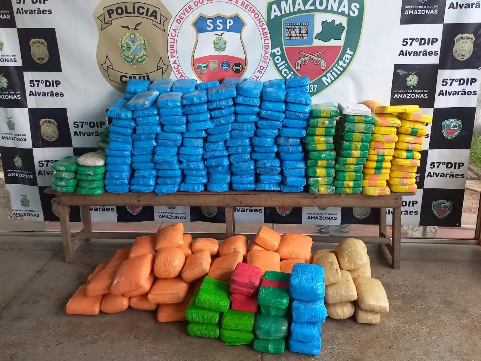 Mais de 410 quilos de drogas são apreendidos em urna de alumínio no interior do AM