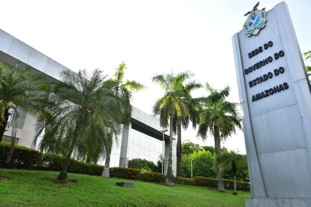 Governo do AM antecipa pagamento da primeira parcela do 13º salário para 5 e 6 de maio