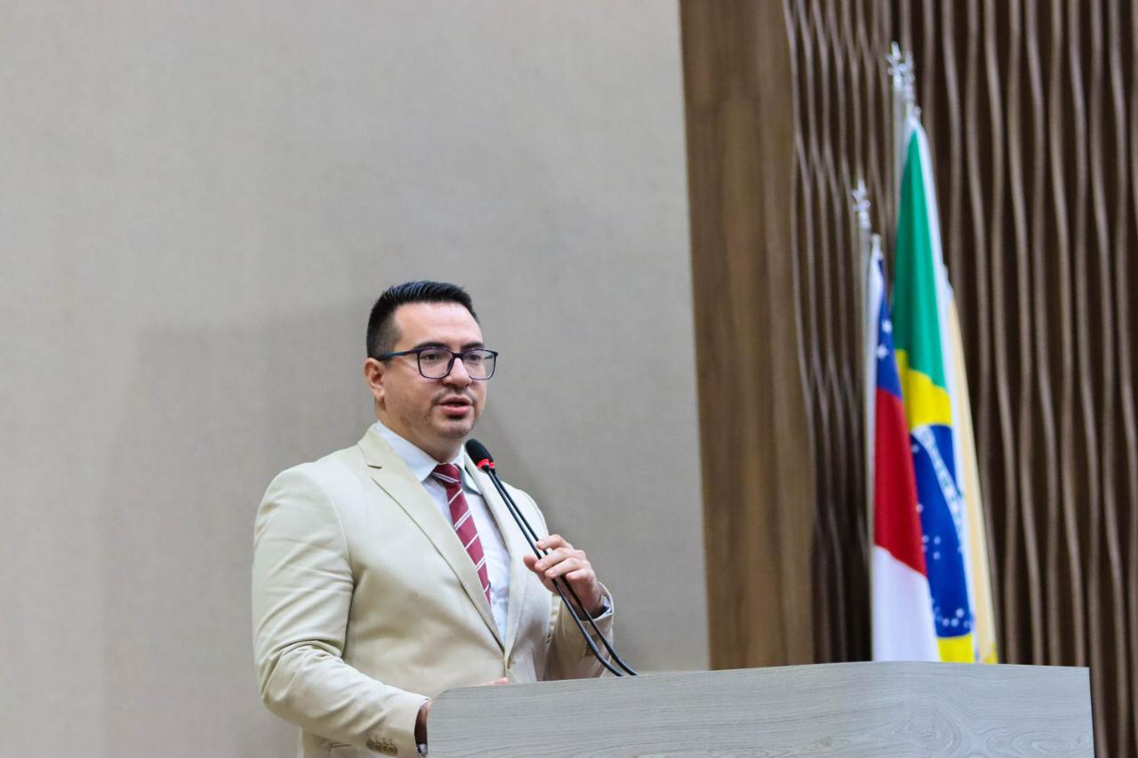 Vereador vai recorrer de decisão que autorizou 83% de aumento no 'Cotão' da CMM