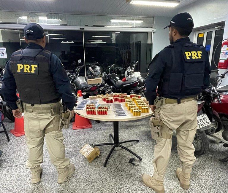 PRF apreende mais de mil munições em fiscalização na BR-174