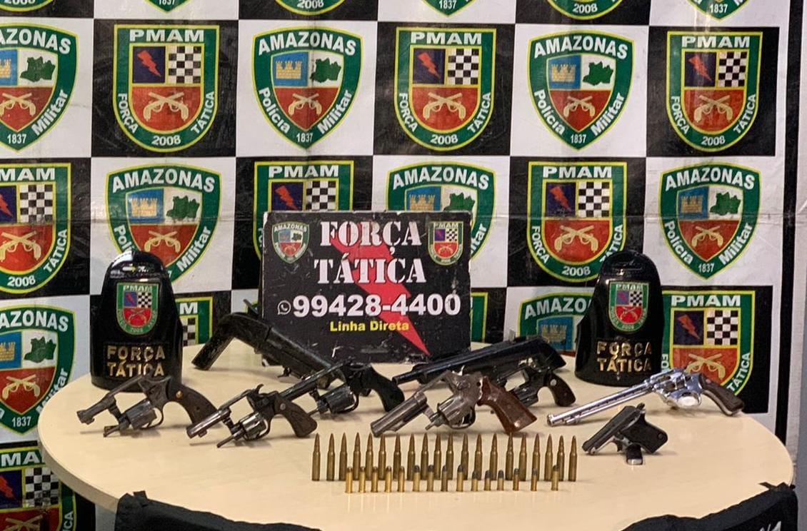 Arsenal de armas é apreendido pela polícia na Compensa