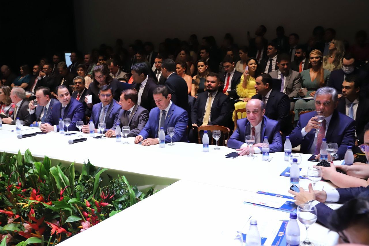 Érico Desterro prestigia posse do novo presidente da OAB-AM