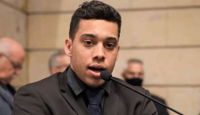 Gabriel Monteiro vira réu na Justiça por filmar sexo com adolescente