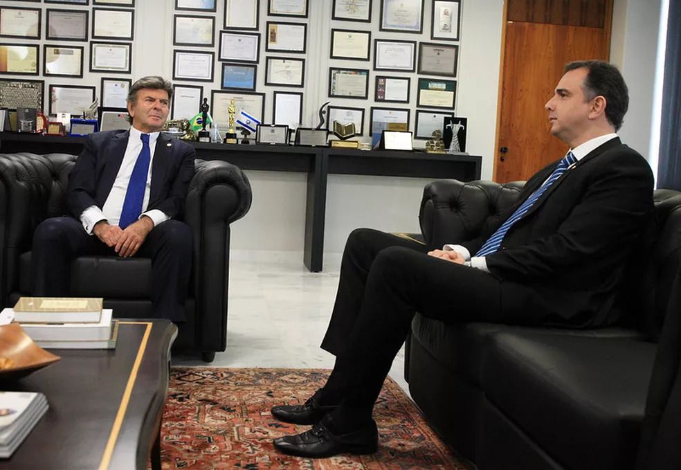 Pacheco diz que "todas as instituições têm obrigação com a democracia"