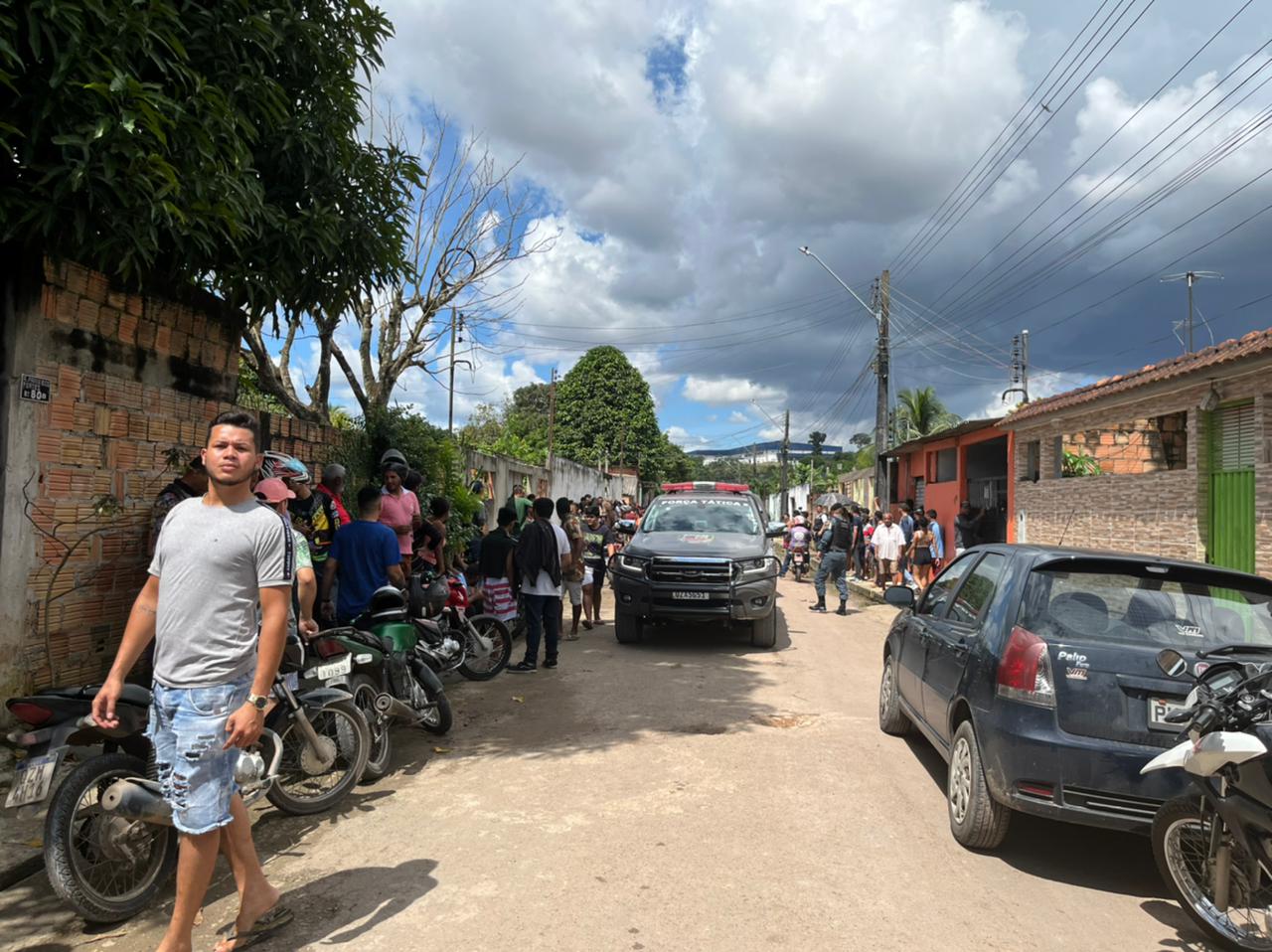Trio é executado a tiros dentro de casa na zona Oeste de Manaus