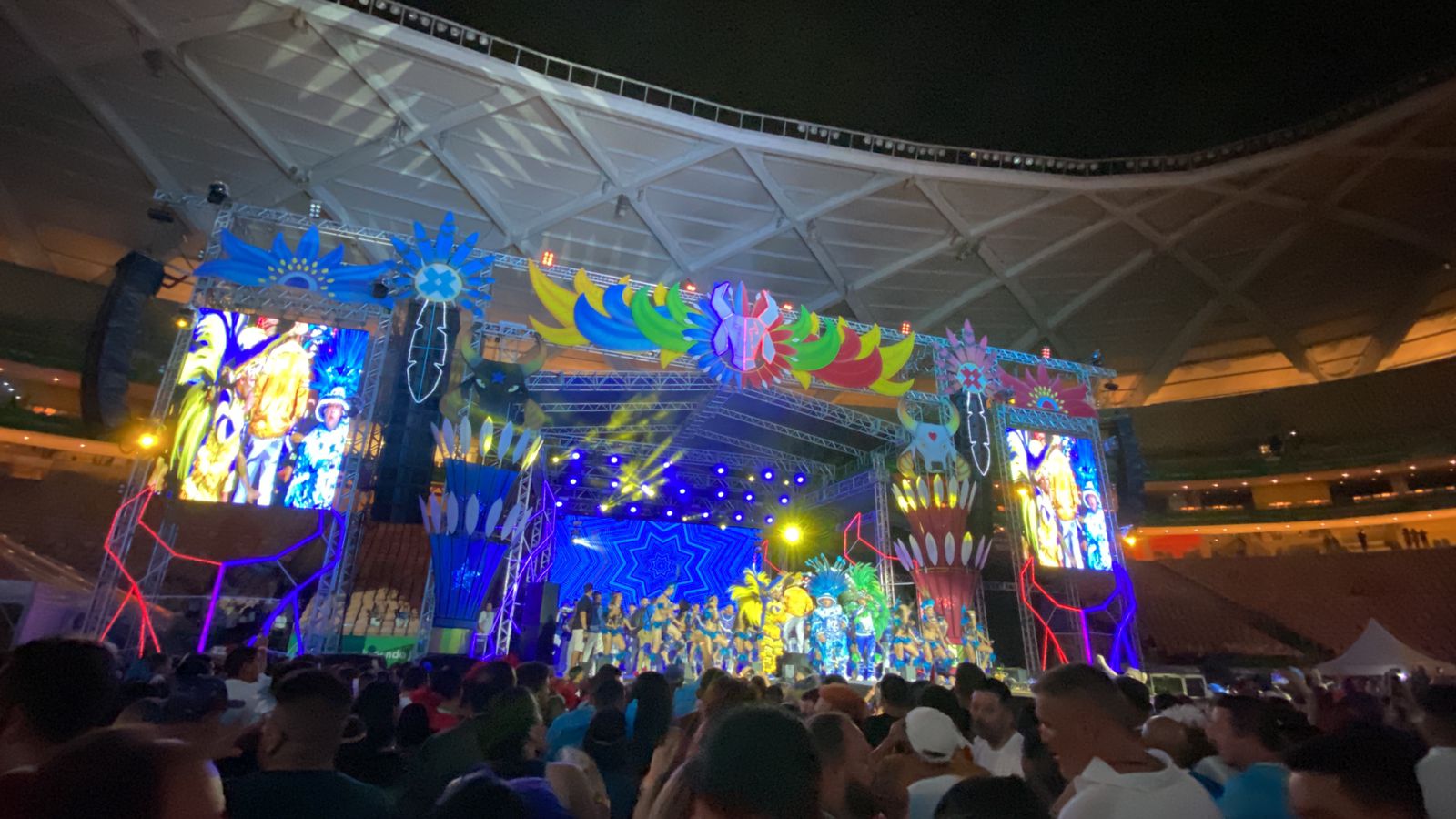 Chão da Arena da Amazônia tremeu com a magia de Caprichoso e Garantido