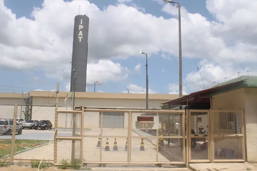 Presos fogem do IPAT durante transferência em Manaus