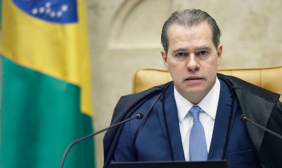 Ministro nega prosseguimento de ação do presidente contra Moraes