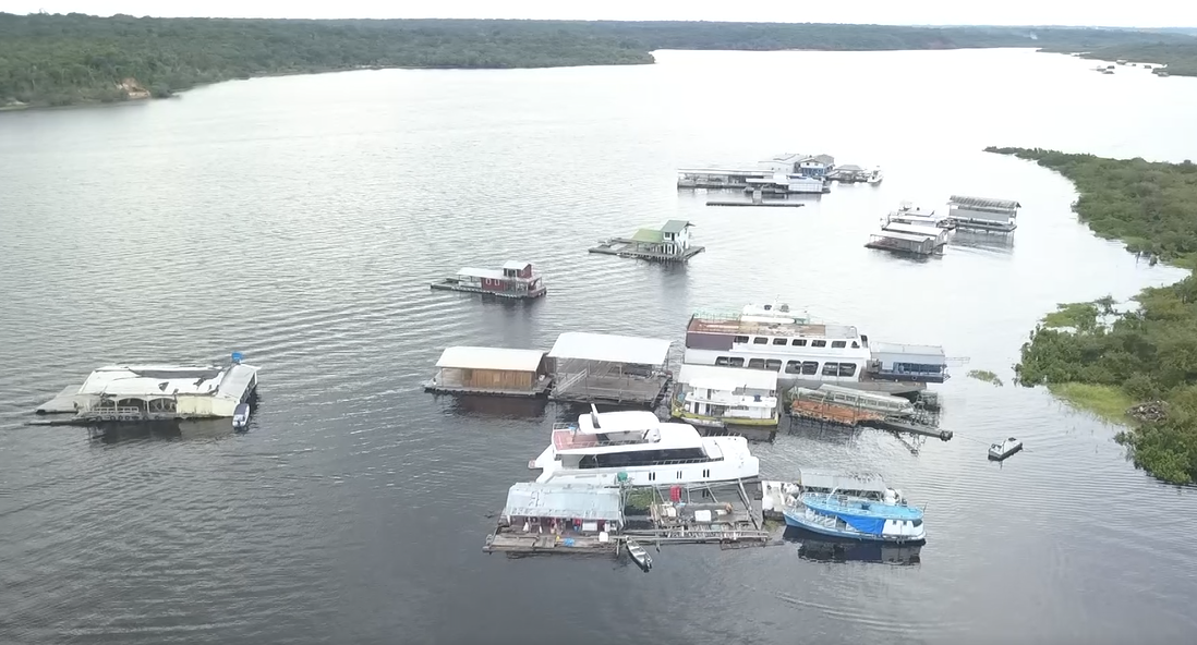 Plano para retirar flutuantes irregulares do Tarumã-Açú deve ser apresentado em 30 dias