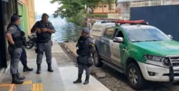 Fetos são encontrados em prédio no Centro de Manaus