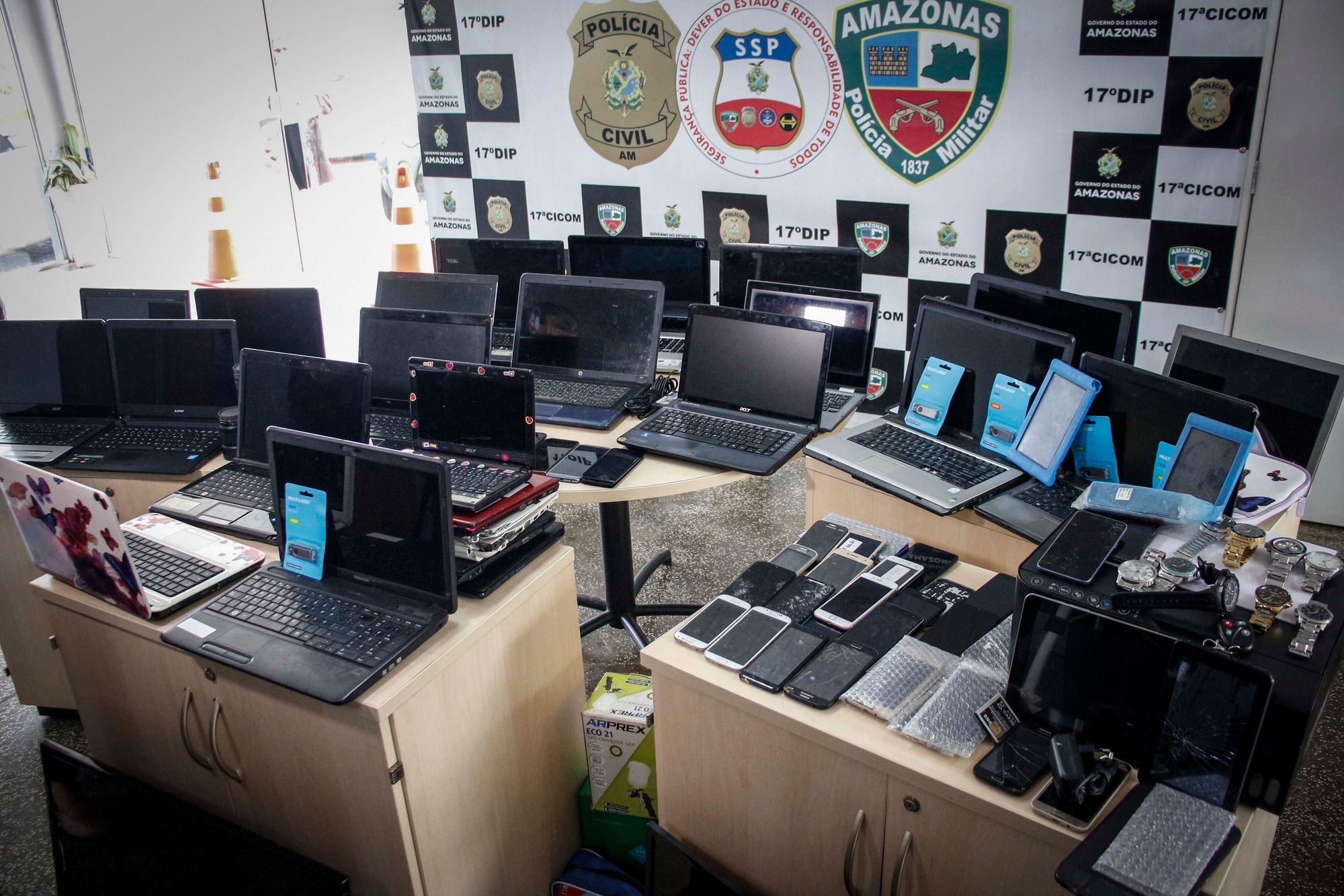 Trio é preso por estelionato praticado por meio de sites de compra e venda