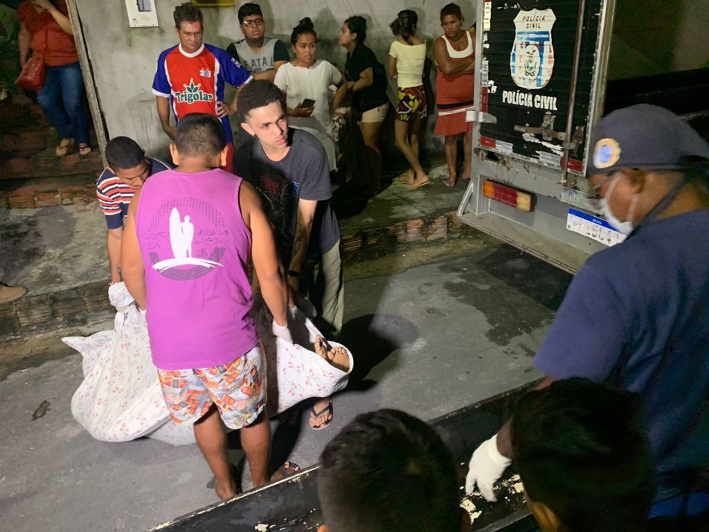 Mulher mata companheiro com facada no peito em Manaus