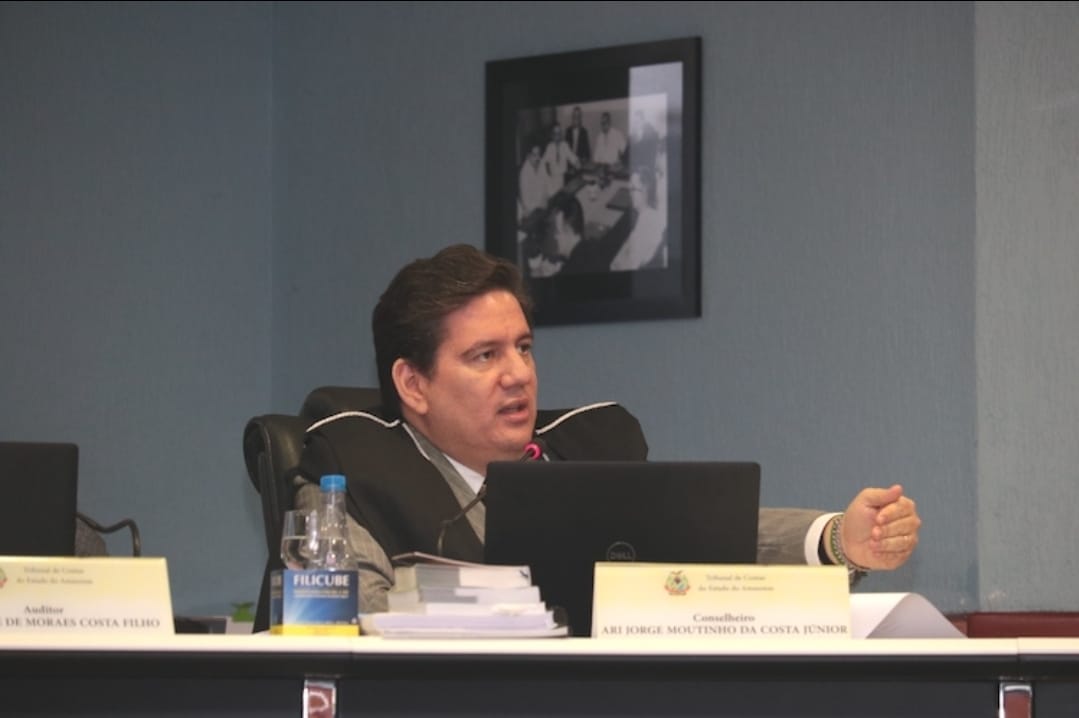 Conselheiro do TCE-AM suspende shows de artistas nacionais em Borba