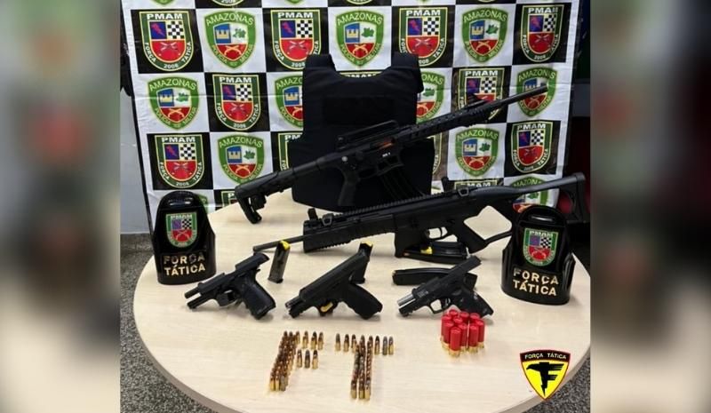 Após denúncia de tiroteio, armas são encontradas em terreno no Tarumã