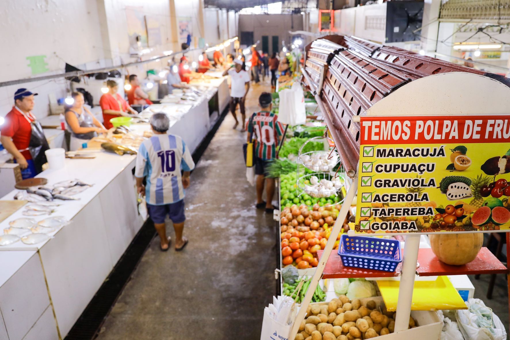 Wilson Lima e David Almeida assinam ordem de serviço para reforma da feira do Alvorada 2