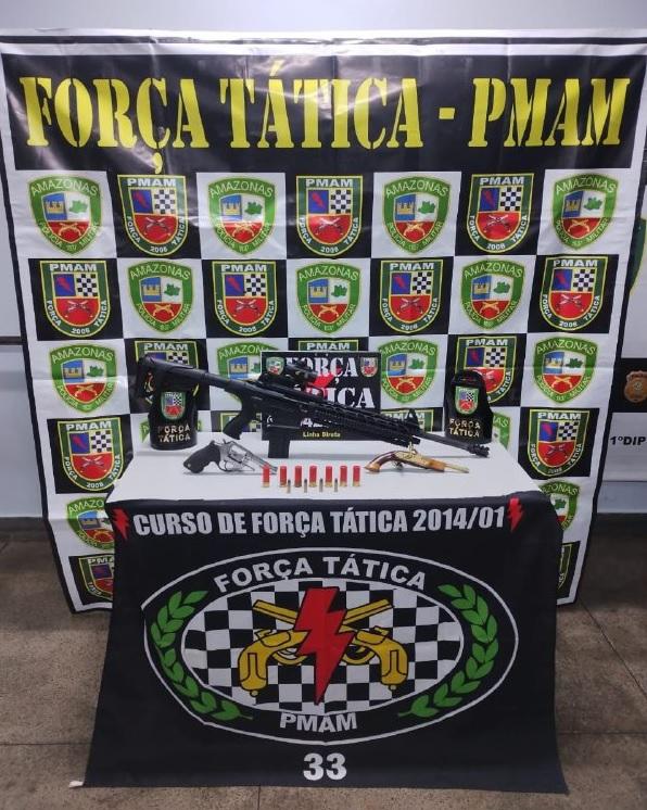 Polícia apreende armas em ferro velho de Manaus